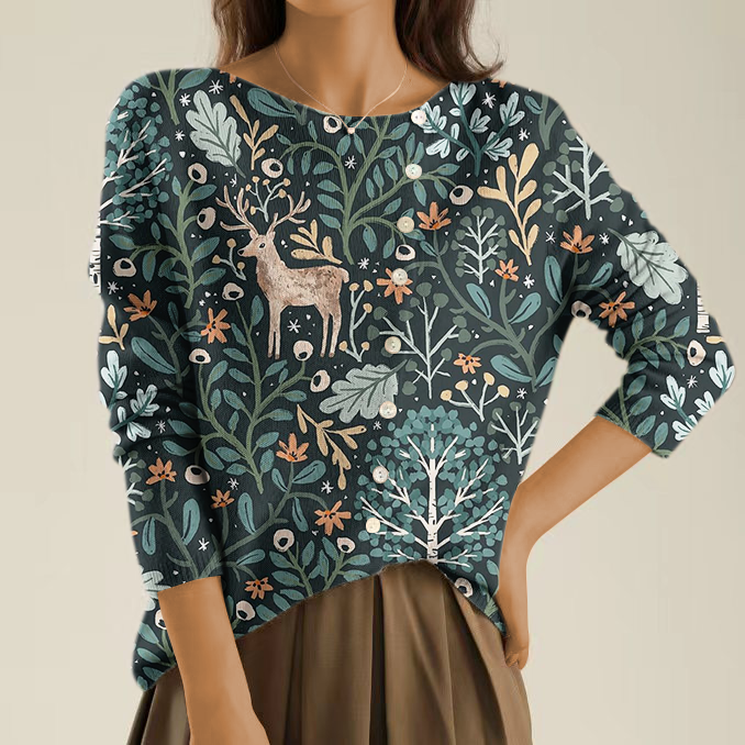 Elegancki i przytulny sweter z motywem łosia i lasu oraz nieregularnymi guzikami