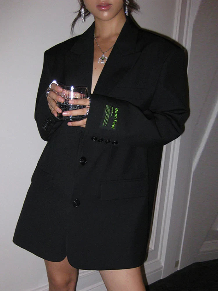 Marynarka Damska Oversize Z Naszywką Na Rękawie | Stylowy Look